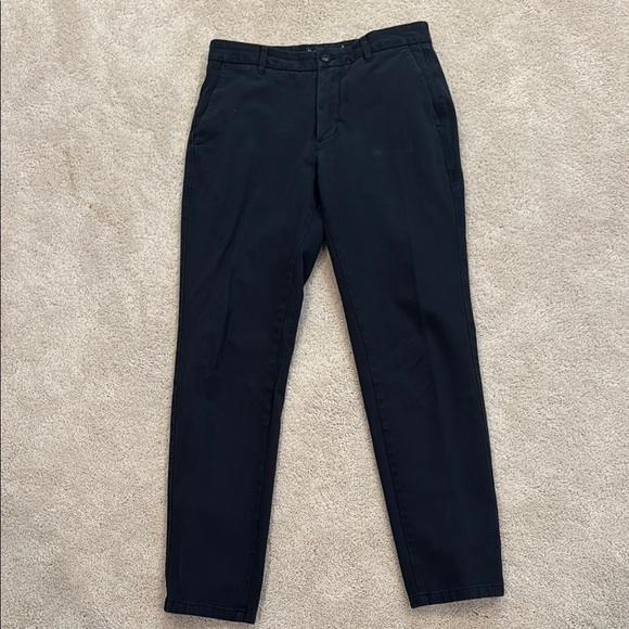 Everlane The Performance Chino | Uniform in Black - 30x30 Slim - Picture 3 of 10